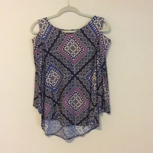 Cold shoulder patterned top